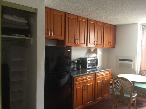 Waikiki Hotel Studio @ Hawaiian Monarch -hotellin rakennus 