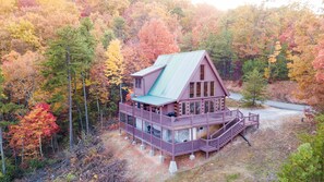 Exterior - Secluded Cozy Cabin with Mountain Views, near Pigeon Forge, Gatlinburg, Hot Tub (Sevierville)