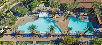 Spring is a fabulous time to head to La Quinta! Check out this 3bd/b villa!