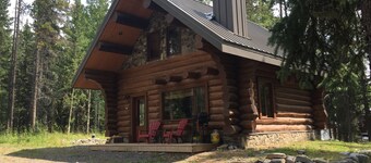 Cabin1 - A beautiful log cabin in the heart of the Canadian Rocky Mountains