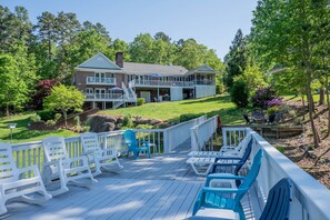 Terrace/patio - 3,500 sq ft MAIN LAKE - deep water, boat house, hot tub & beach! (Henrico)