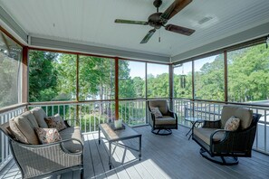 Property grounds - 3,500 sq ft MAIN LAKE - deep water, boat house, hot tub & beach! (Henrico)