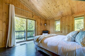 4 Schlafzimmer, Schreibtisch, Bügeleisen/Bügelbrett, Reisekinderbett