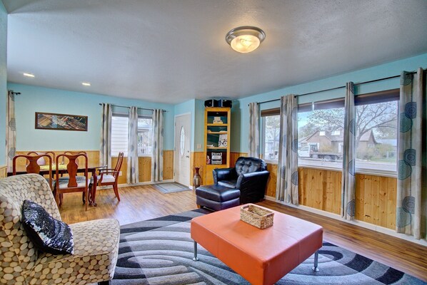 Smart TV, books, video library, stereo