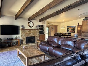 Smart TV, fireplace - Beautiful Chapel Estates - near Chapel of the Holy Cross (Sedona)