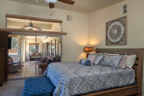 3 bedrooms, desk, iron/ironing board, travel crib - Beautiful Chapel Estates - near Chapel of the Holy Cross (Sedona)