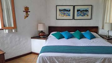 4 Schlafzimmer, Zimmersafe, Schreibtisch, BĂŒgeleisen/BĂŒgelbrett