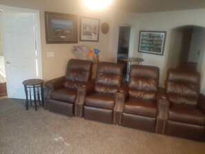 Interior - Gorgeous Glendale Home Sleeps 10 Pool, Hot Tub, (Glendale)