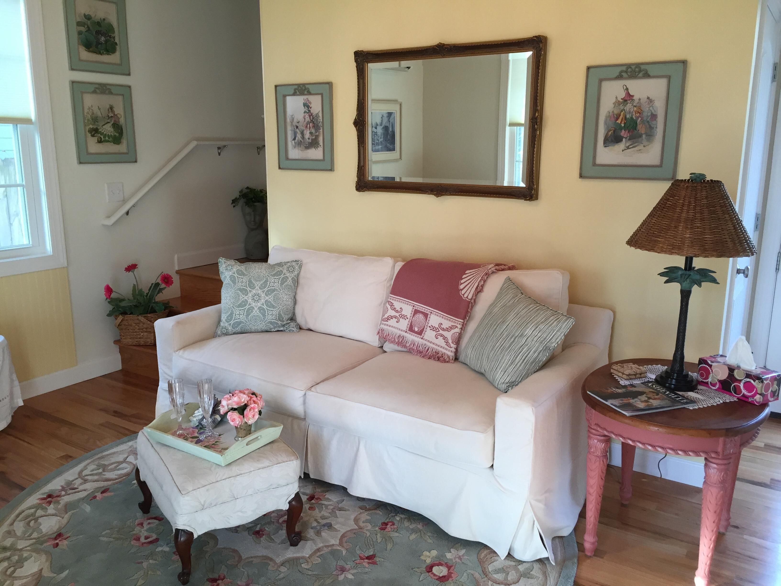 Een smart-tv en boeken