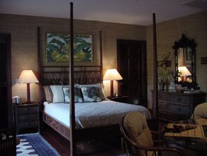 Room - The Bali House - a tropical paradise in North Carolina! (Wilmington)