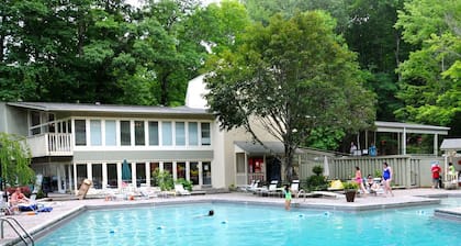 Off-Season Rates! Next to the National Park! New Decks! 5 star