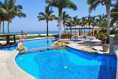 Las Mananitas - 2BR  BEACHFRONT - #103 Groundfloor 1900 Sf Phase 1 Condo