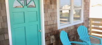 Atlantic Oasis, less than 1 block to the beach! Private & Spacious, Full Kitchen