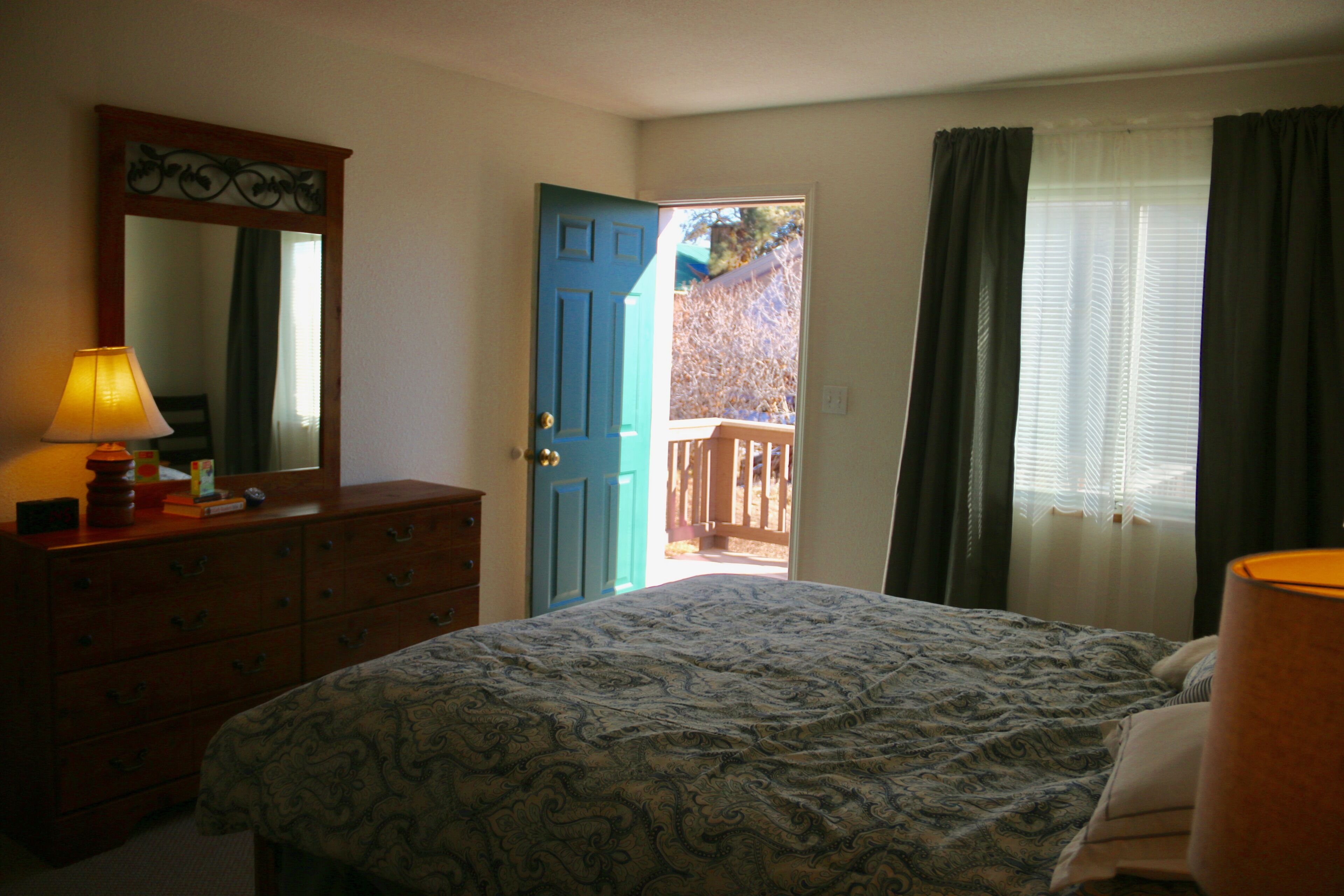 2 Schlafzimmer, Zimmersafe, Schreibtisch, Bügeleisen/Bügelbrett