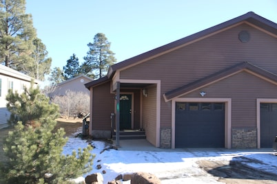 Cozy Townhouse in Uptown Pagosa Near Golf Course
