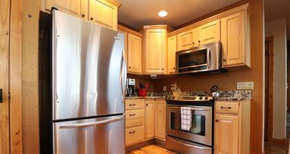 Black Hills -mökki - upeat näkymät, Internet, kylpyamme, biljardipöytä, 50 'TV