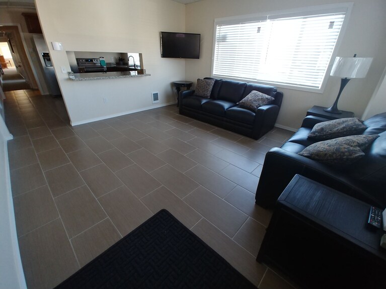 Classic Condo In The Hart Of Downtown Burien - Washington