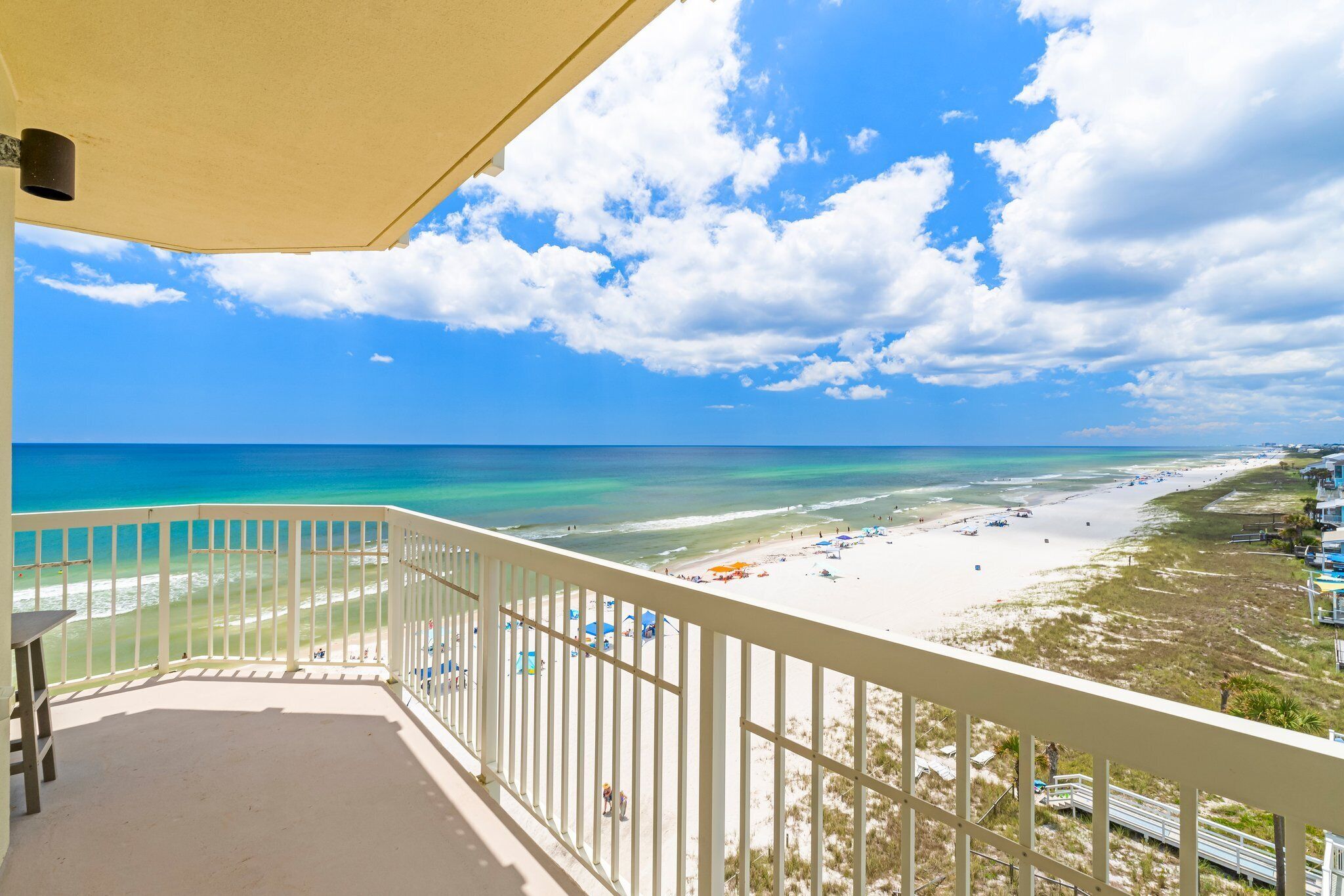 GORGEOUS 6th FL END unit- Amazing Views-Wraparound blc, Perfect