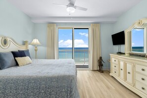 3 室のベッドルーム、WiFi (無料)、ベッドシーツ