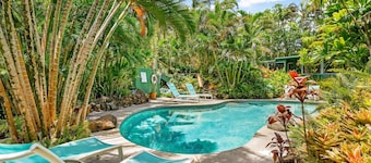 ★Jump Start the road to Hana at Haleakala Cottage-PRIVATE HOT TUB +ACESS TO POOL