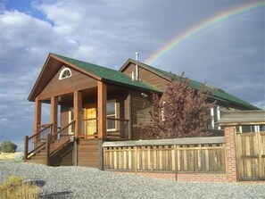 Exterior - Private & Peaceful Home With Striking Views, 25 min To Yellowstone National Park (Emigrant)