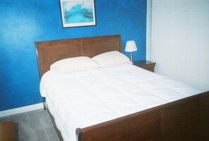 2 bedrooms, iron/ironing board, travel cot, WiFi