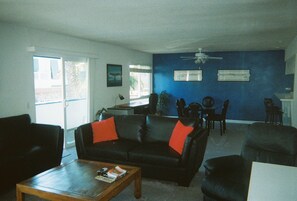 Smart TV, DVD player, stereo