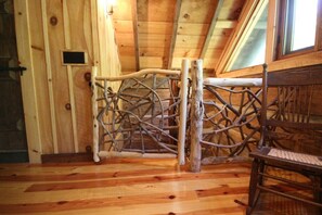 Interior - Sarah`s Cabin in Pisgah Forest (Pisgah Forest)