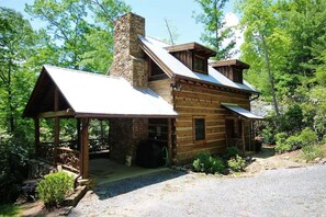Exterior - Sarah`s Cabin in Pisgah Forest (Pisgah Forest)