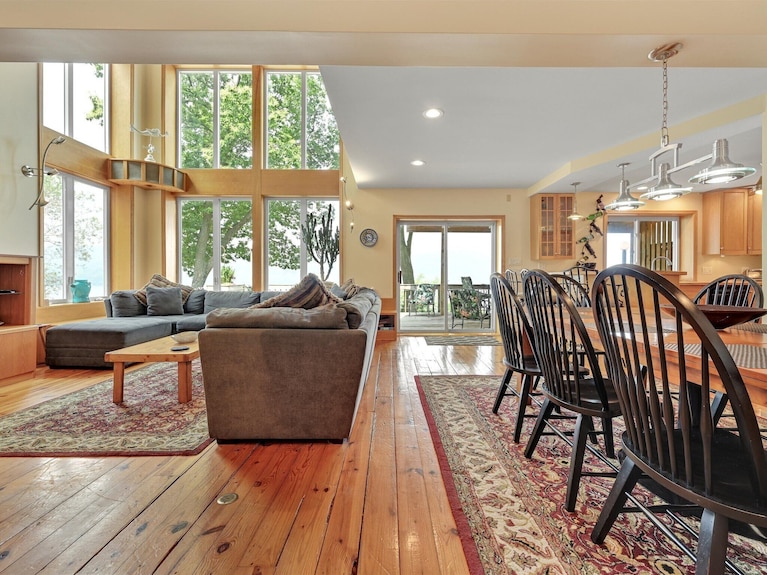 Lake House South Waterfront Retreat With Dockage On Susquehanna River & Hot Tub - Conowingo Reservoir, United States
