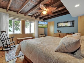 4 Schlafzimmer, Schreibtisch, Bügeleisen/Bügelbrett, kostenloses WLAN