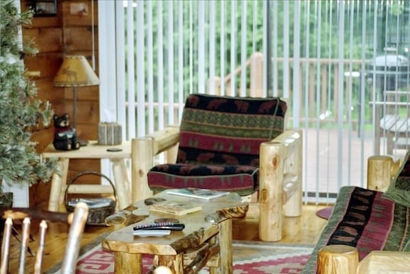 Interior - Bear Necessity Log Cabin - (Murphy)