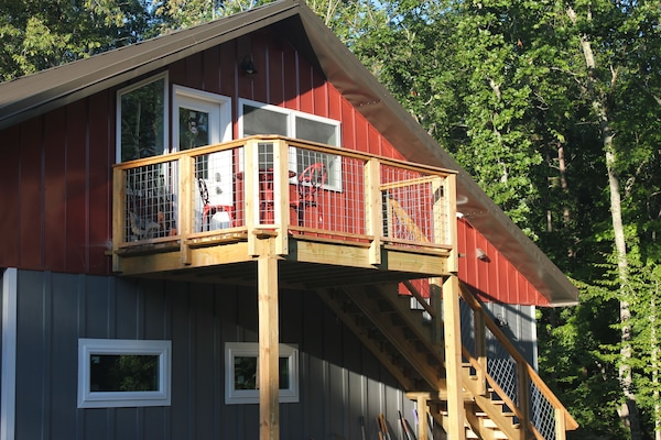 Private Entrance to the Loft Apartment and deck