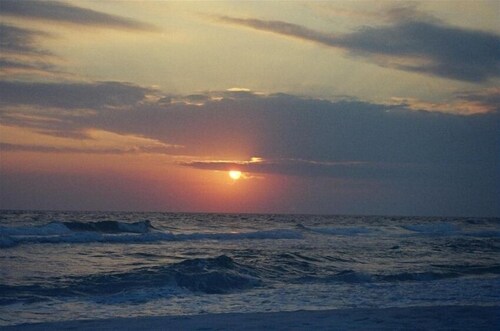 Ground floor! Private Balcony!
Beautifully located!! 1 bedroom
3 Sleeping Areas