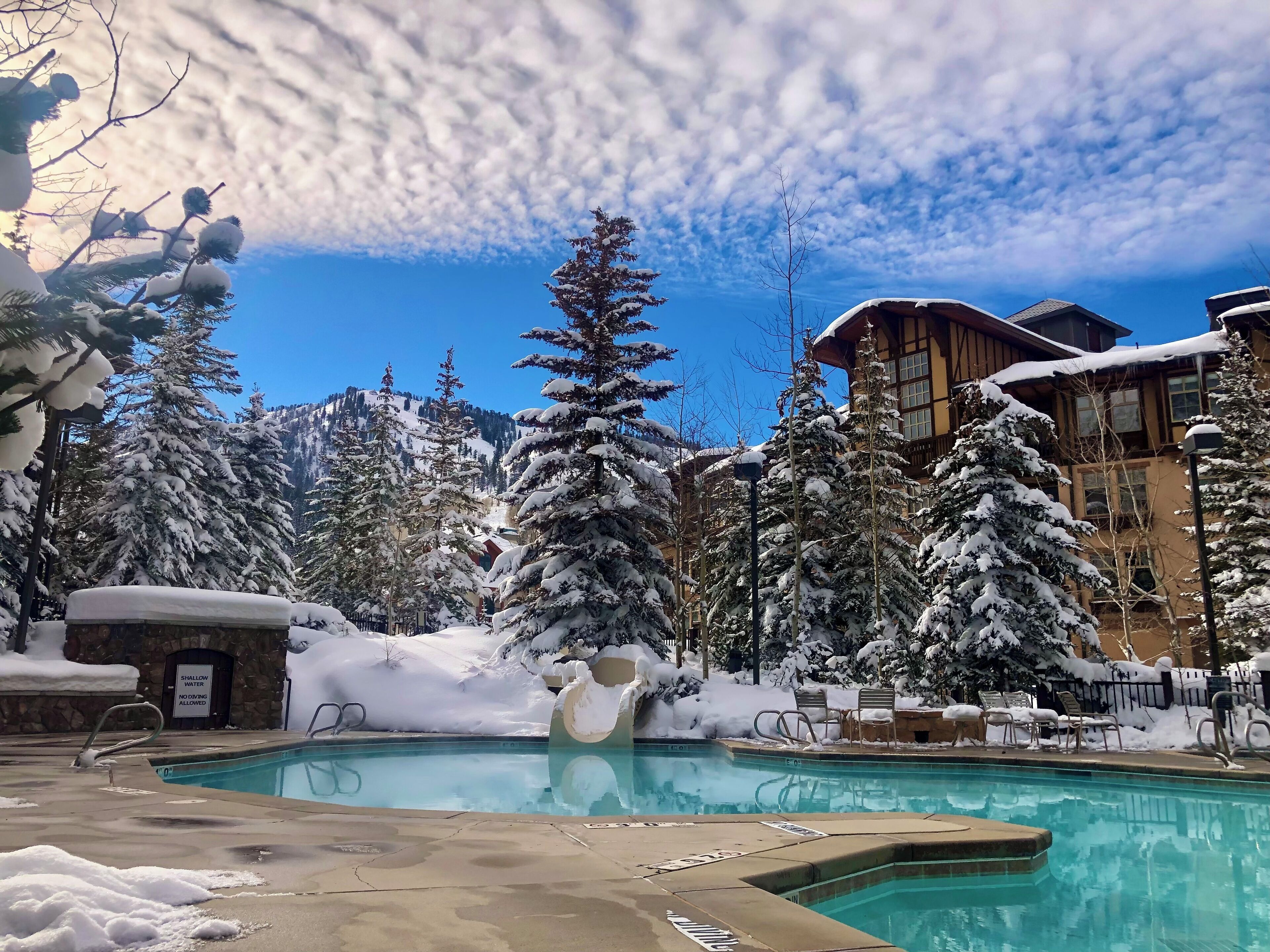 Piscina all'aperto, una piscina riscaldata