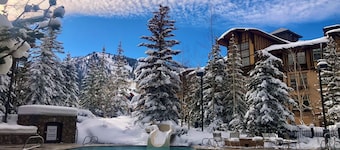 Spesiell vinterverdi - Koselig Ski Den på Club Solitude