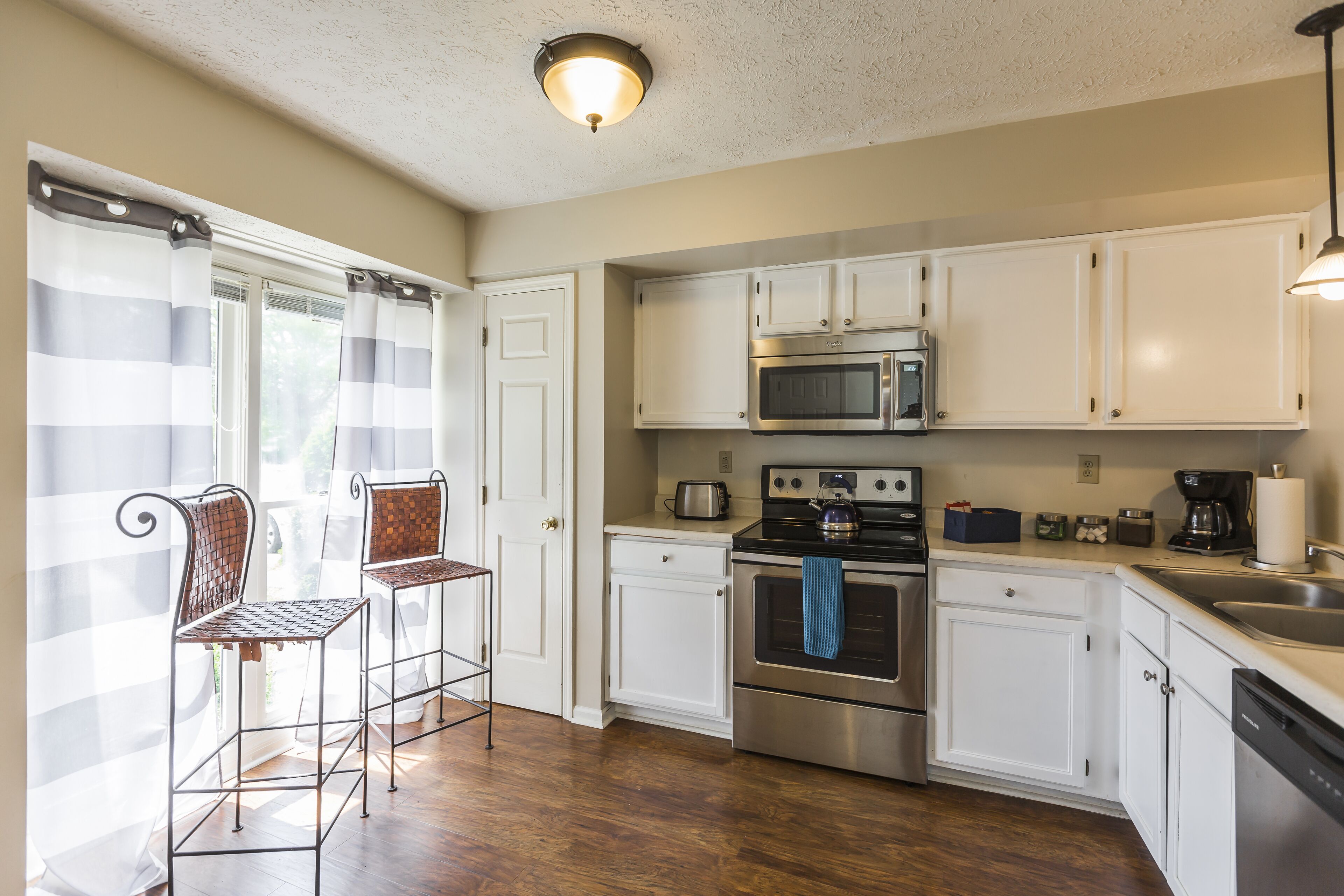 微波爐、洗碗機、咖啡機/沖茶器、廚房用具/餐具/器皿