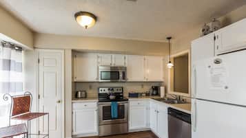 Microwave, dishwasher, coffee/tea maker, cookware/dishes/utensils