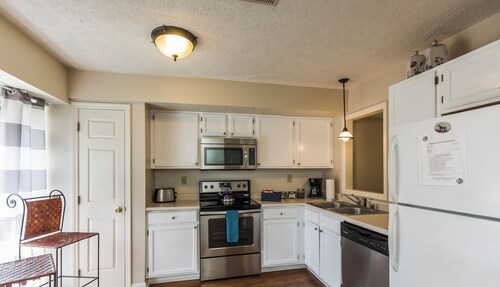 A Renovated 3 Bedroom, 2.5 Bath Townhouse In Downtown Lexington.