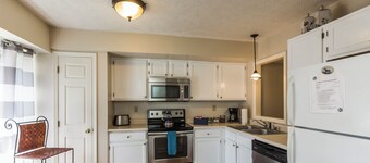 A Renovated 3 Bedroom, 2.5 Bath Townhouse In Downtown Lexington.