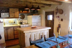 Fridge, microwave, oven, stovetop - CHARMING TAOS ADOBE HOME (Ranchos De Taos)