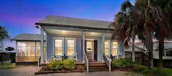 Location! Wonderful, Comfortable, Spacious House! 