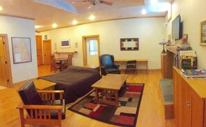 2 bedrooms, desk, iron/ironing board, travel cot