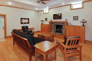 TV, fireplace, DVD player, books