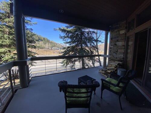 Walk to Lower Deer Valley Ski Lifts