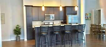 Loft #202 - 1480Sq ft 2BR/2BA Loft Downtown KC Historic Build