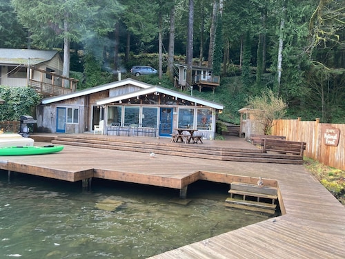Rustic Lakefront Cabin with Bonus 'Tree House' - A Place to Unwind