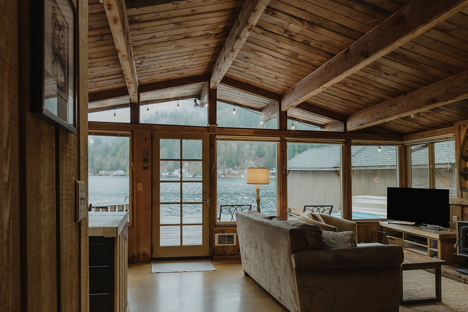 TV, fireplace, video games, DVD player