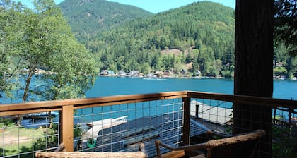 Cabine confortable au bord du lac avec Bonus 'Tree House' - Un endroit pour se détendre