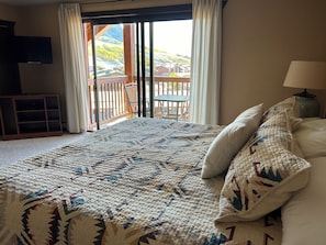 4 bedrooms, iron/ironing board, travel crib, free WiFi